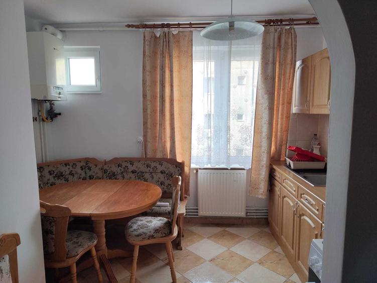 Apartament cu 2 camere decomandat în Horea