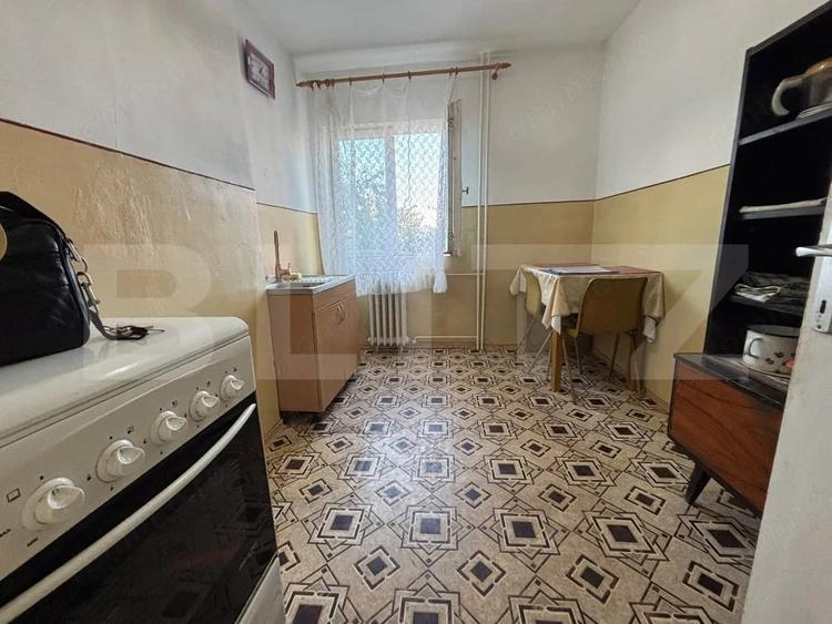 Apartament de vanzare, 3 camere, etajul 1, in Rogerius - 2