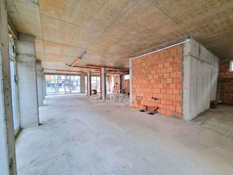 Spațiu comercial, de 160 mp, în Florești