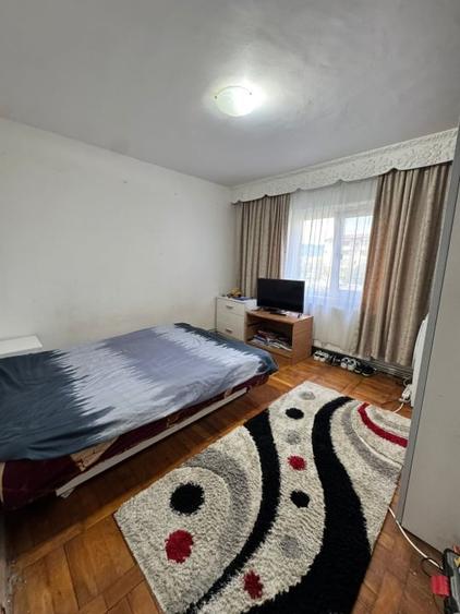 Apartament cu 3 camere decomandat, mobilat în Vasile Alecsandri