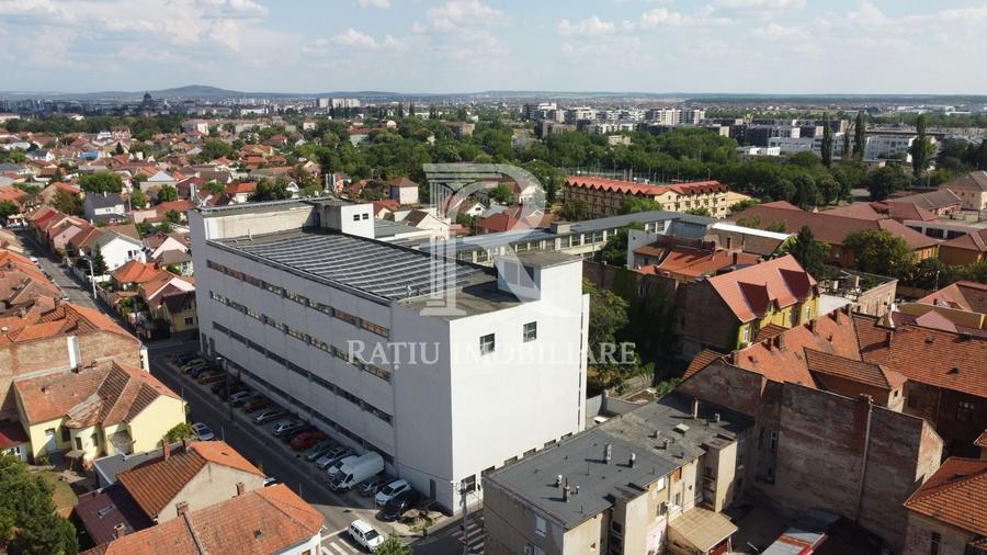 Spațiu comercial, de 6,700 mp, în Central
