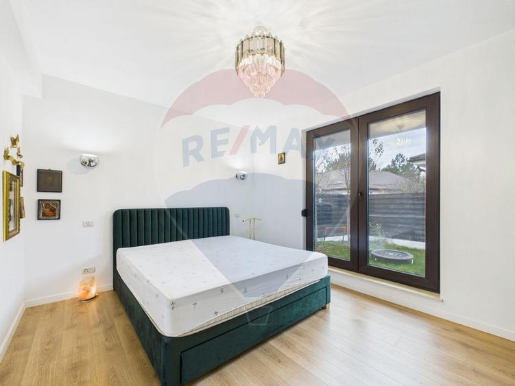 Casă cu 3 camere cu Teren 320 Mp în Petrești