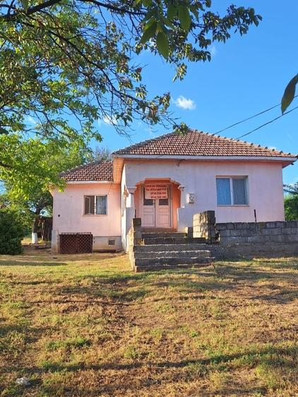 Casă individuală cu 3 camere cu Teren 1686 Mp în Sud-Est