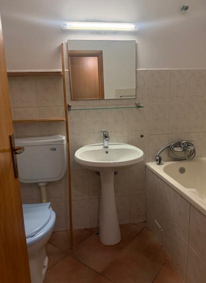 Garsonieră decomandată, mobilată în Central