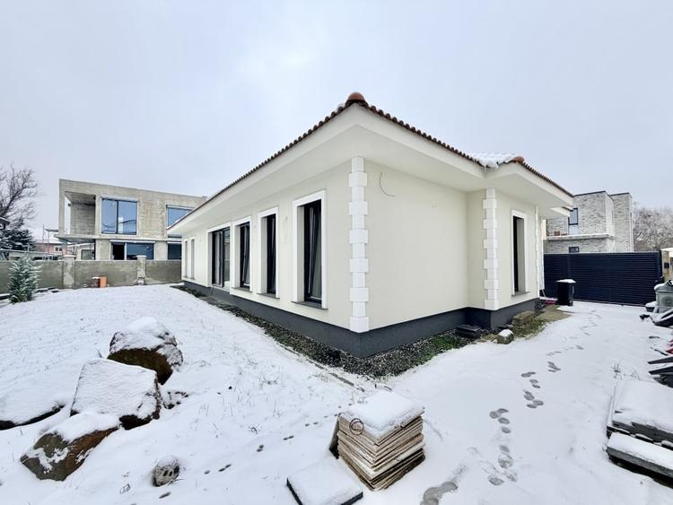 Casă individuală cu 4 camere cu Canalizare în Braytim