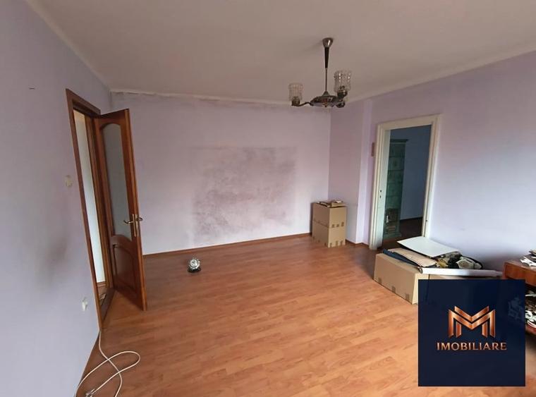 Apartament cu 3 camere semidecomandat în Ultracentral