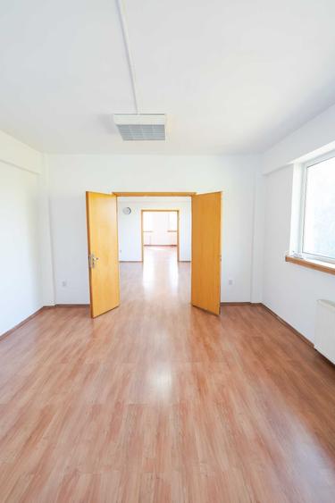 Spațiu comercial, de 680 mp, în Central