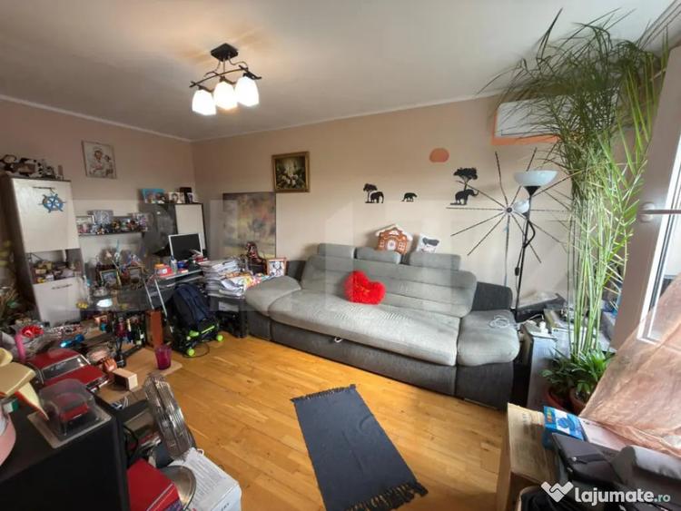 Apartament cu 3 camere decomandat în Peneș Curcanul