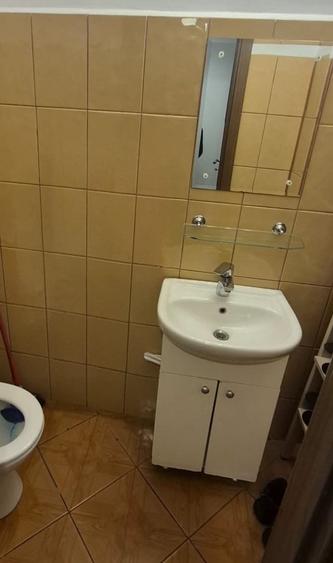 Apartament cu 3 camere semidecomandat în 1 Decembrie 1918
