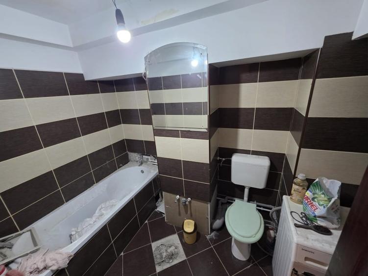 Apartament cu 4 camere decomandat în Rahova