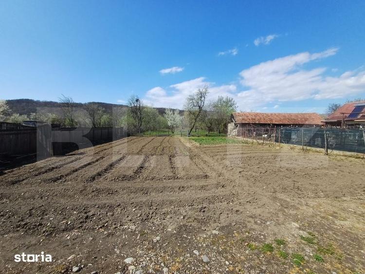 Teren de 5470 mp, în Schela