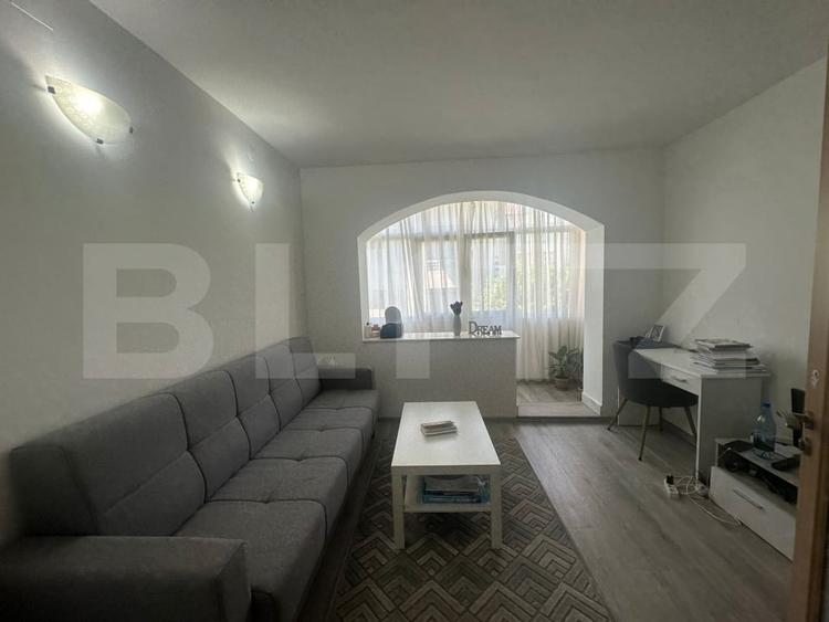 Apartament 2 camere, decomandat, zona centrala - 1