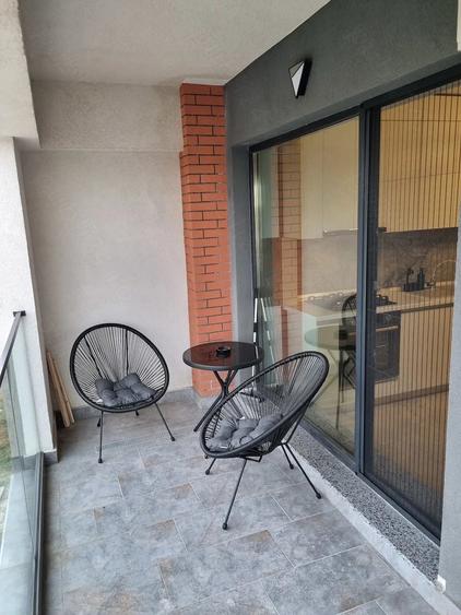 Apartament cu 3 camere decomandat în Exterior Vest