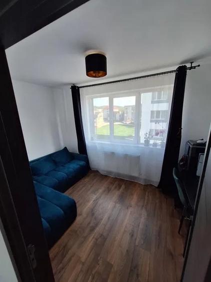 Apartament cu 3 camere decomandat, mobilat în Florești — fotografia 3