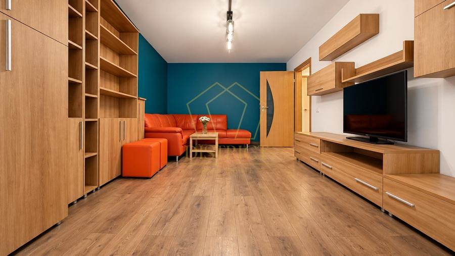 Apartament cu 4 camere decomandat, mobilat în Lipovei