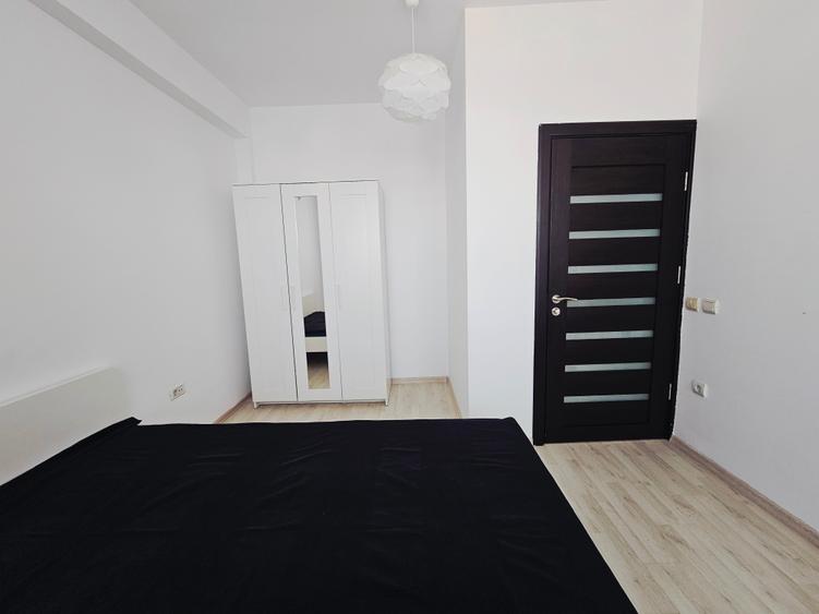 Apartament cu 3 camere semidecomandat, mobilat în Bucureștii Noi