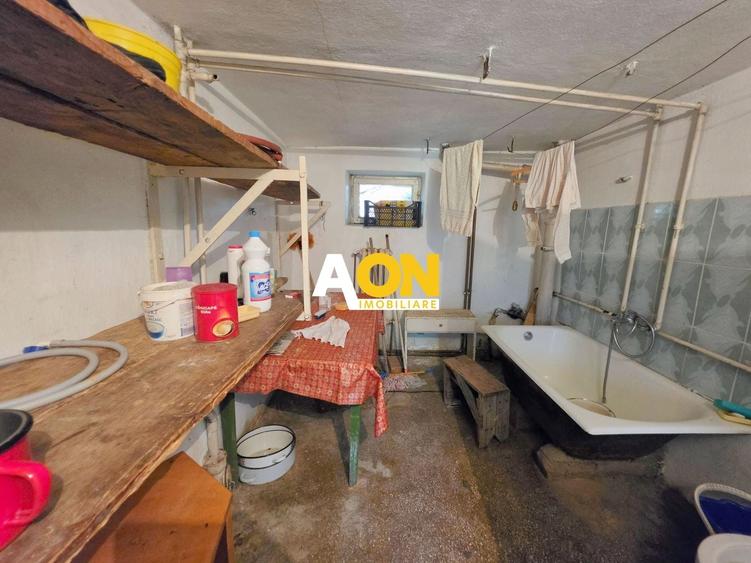 Casă individuală cu 4 camere cu Canalizare în Cetate