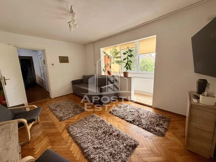 Apartament cu 3 camere semidecomandat în Olimpia-Stadion