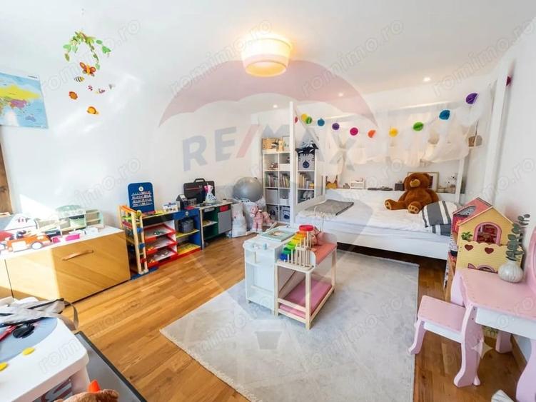 Casă cu Teren 2236 Mp în Ultracentral