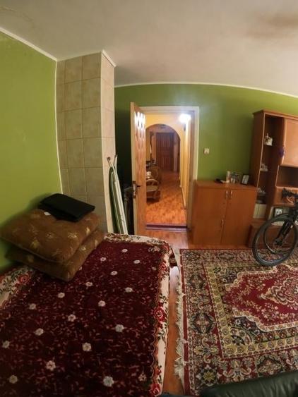 Apartament cu 4 camere decomandat în Central