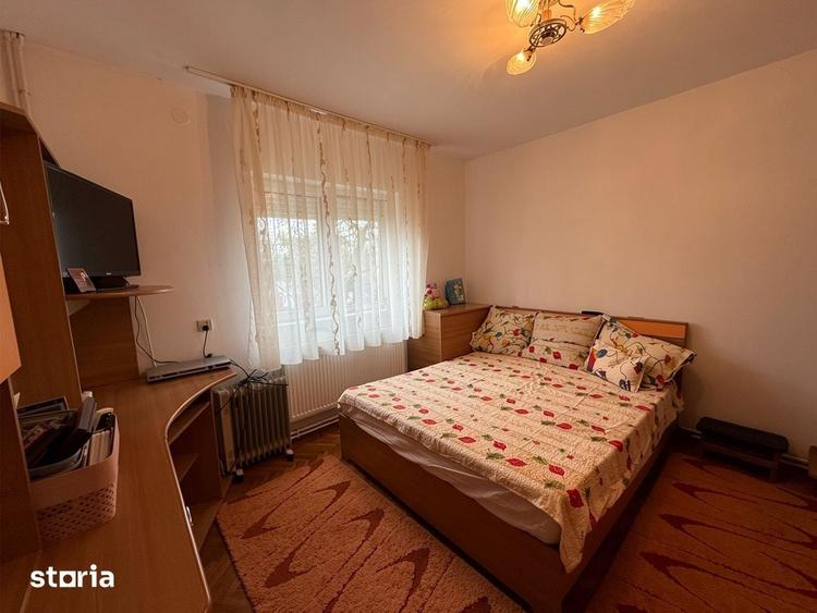 Casă cu 8 camere cu Teren 1300 Mp în Păulești
