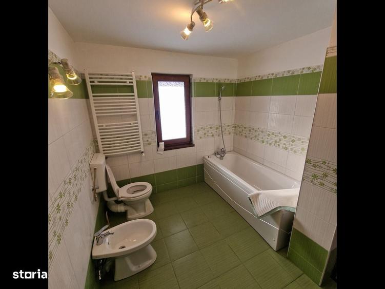 Casă cu 4 camere cu Teren 2676 Mp în Central