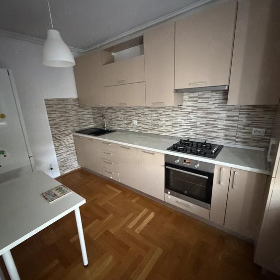 Apartament cu 3 camere decomandat în Chiajna