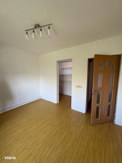 Apartament cu 3 camere decomandat în Traian