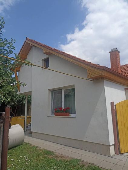 Casă individuală cu 2 camere cu Canalizare în Simeria