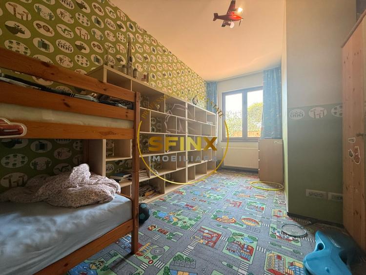 Casă individuală cu 8 camere cu Piscina în Șindrilița