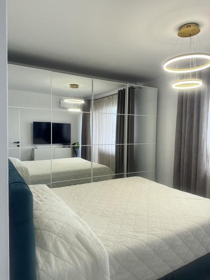 Apartament cu 3 camere semidecomandat în Central