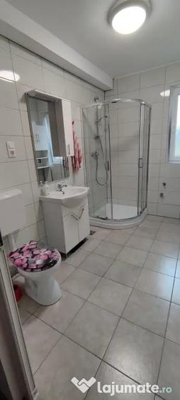 Apartament cu 2 camere decomandat în Lazaret