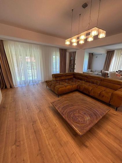 Casă individuală cu 5 camere cu Canalizare în Pipera