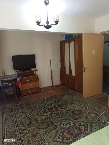 Garsonieră decomandată în Central