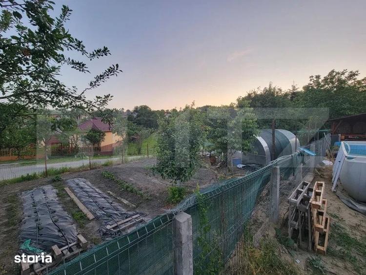 Casă cu 2 camere cu Teren 2000 Mp în Central