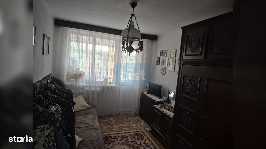 Apartament cu 4 camere decomandat în 23 August