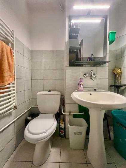Apartament cu 3 camere decomandat, mobilat în Lunei
