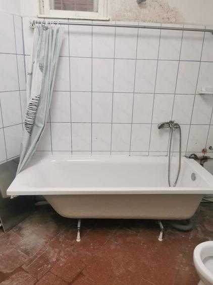 Casă cu 6 camere cu Teren 300 Mp în Bartolomeu