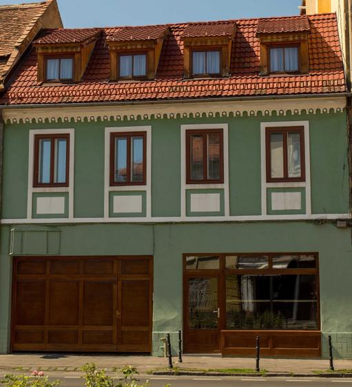 Casă cu 4 camere în Central