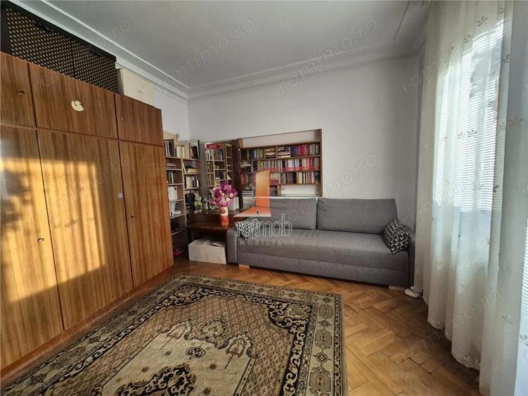 Apartament cu 6 camere în Turda