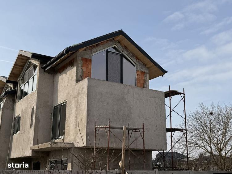 Casa la gri. 4 camere P+1+M 125 mp Berceni central - 2