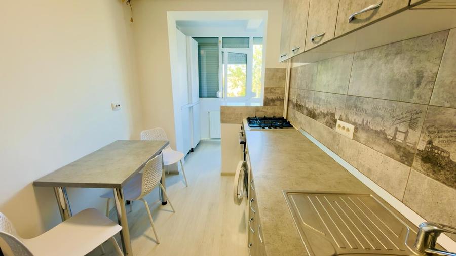 Apartament cu 2 camere decomandat în Micro 19