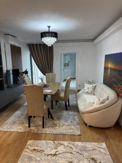 Apartament cu 3 camere decomandat în Exterior Vest