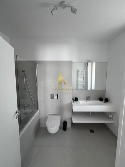 Apartament cu 3 camere decomandat, mobilat în Băneasa