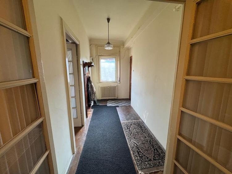 Apartament cu 4 camere decomandat în Armeneasca