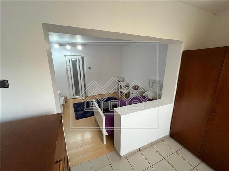 Apartament cu 2 camere decomandat în Ștrand