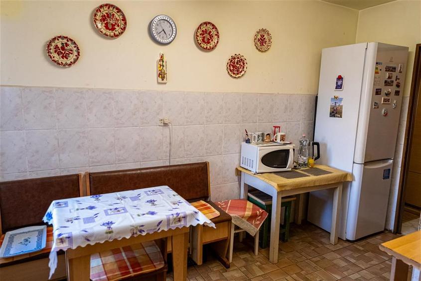 Apartament cu 4 camere decomandat în Decebal