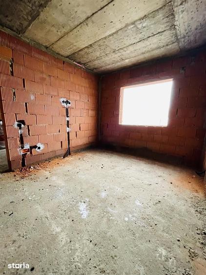 Casă cu 4 camere cu Teren 300 Mp în Sânmartin