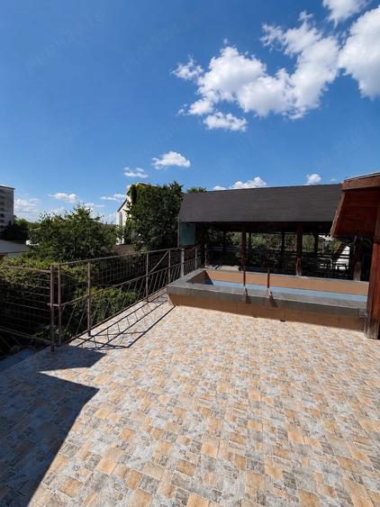 Casă cu 5 camere cu Teren 450 Mp în Central