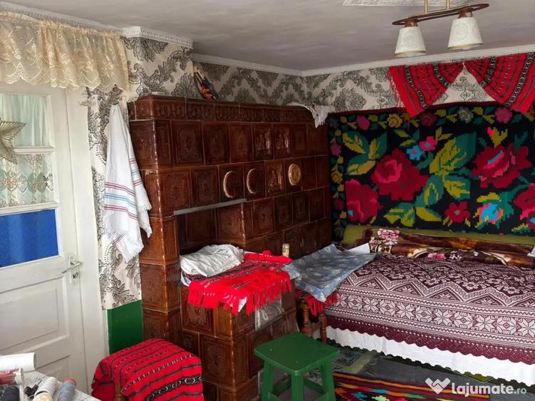 Casă cu 4 camere cu Teren 1000 Mp în Bodești